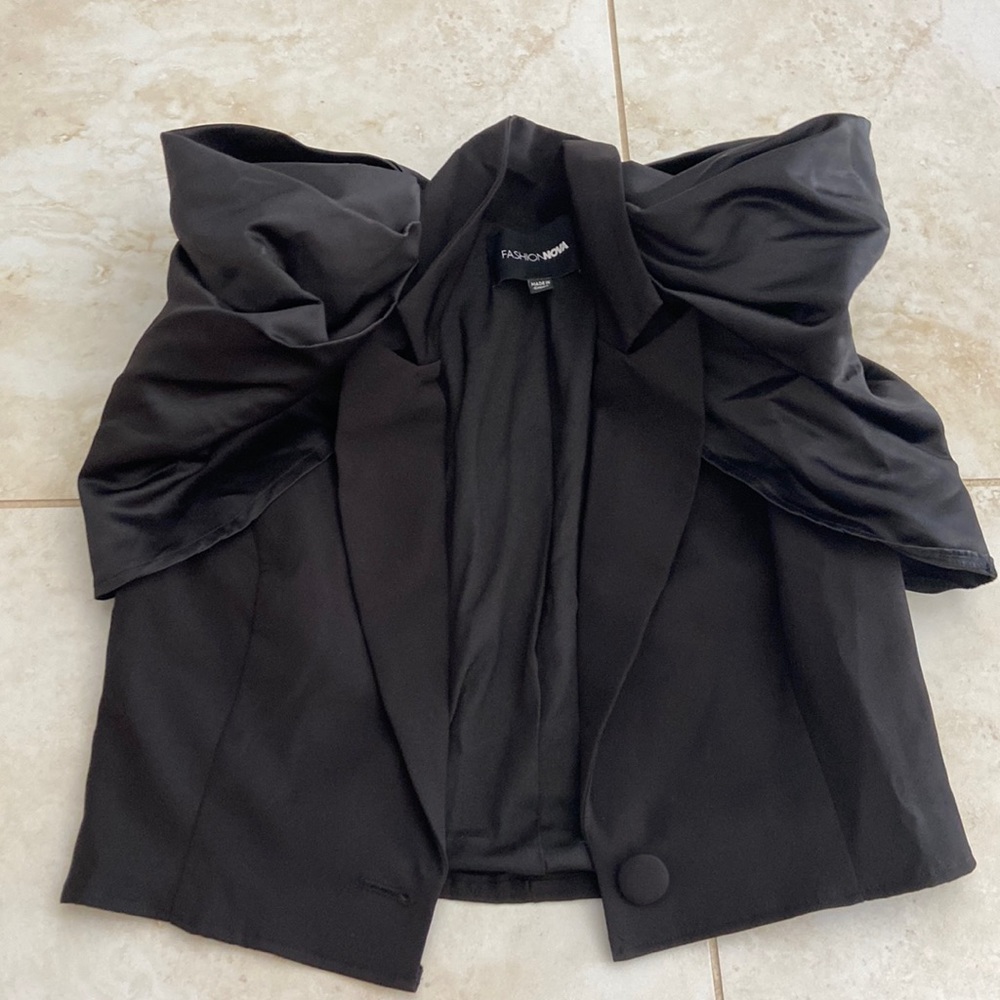 FASHION NOVA Black Puffy Sleeved Blazer Vest
